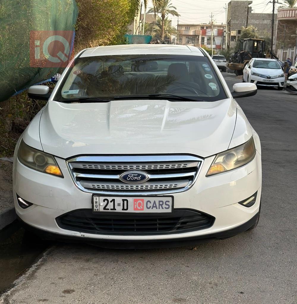 Ford Taurus